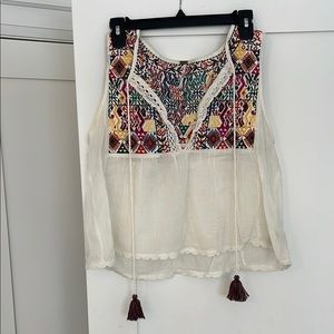 Embroidered Sleeveless Top - Multicolor